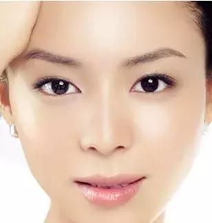 毛孔粗大油腻如何改善,毛孔粗大改善方法控油遮瑕