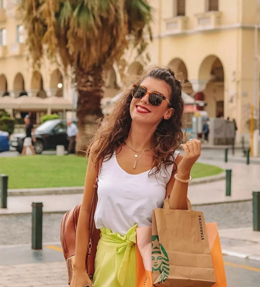 女人为什么总是爱买衣服,爱买衣服的女人有多好配音