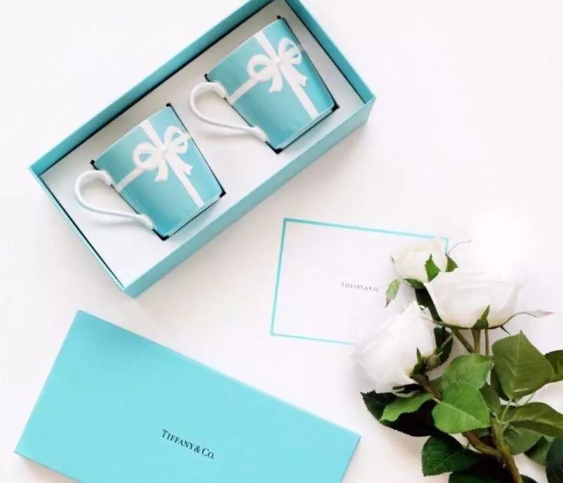 结婚纪念日送红包还是礼物,结婚送什么礼物好大气简单