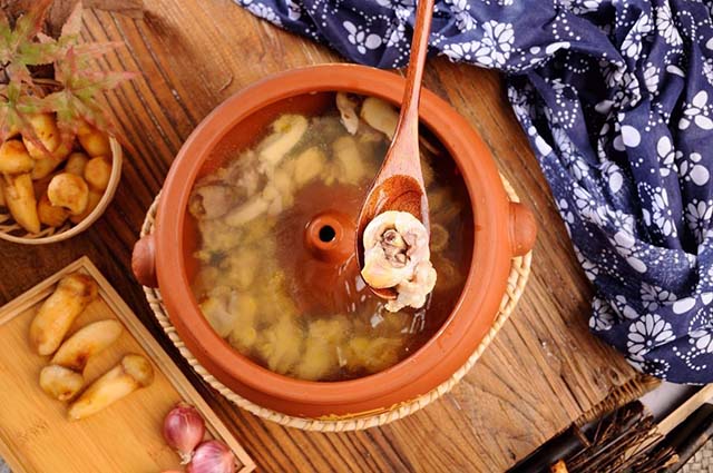 彩云之南代表云南,彩云之南茵香汽锅鸡