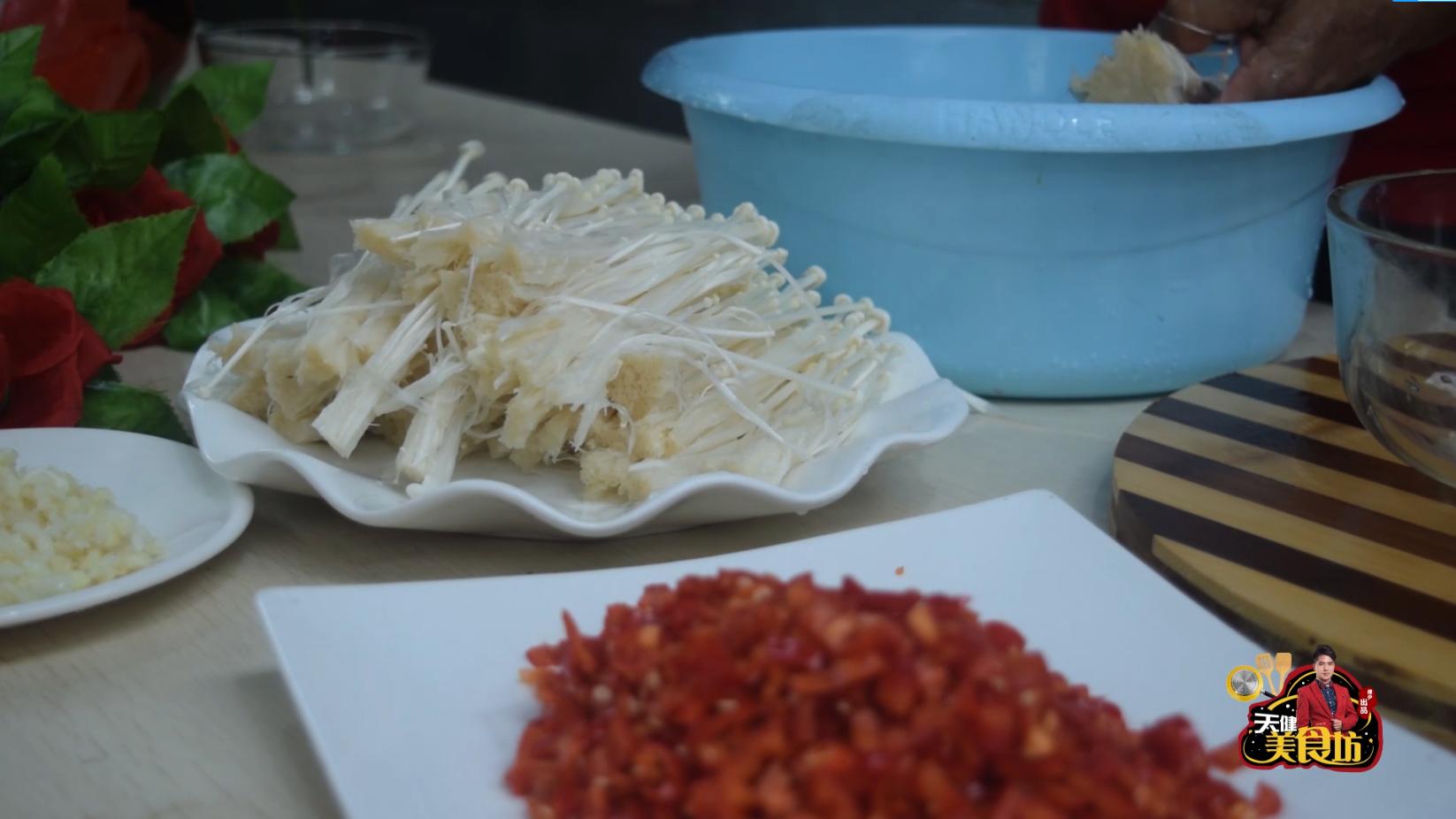 金针菇这样做太好吃了香辣过瘾,金针菇最辣好吃的做法