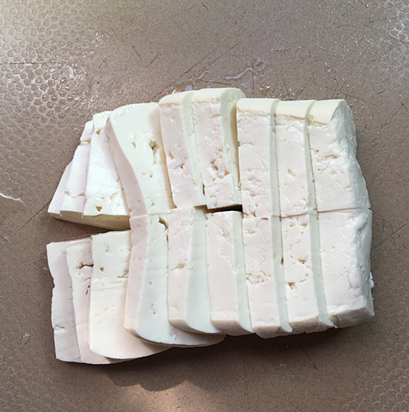 红烧鱼块怎么煎不会烂,烧鱼嫩的诀窍