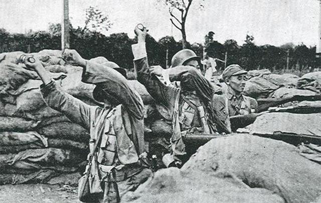 1951年邓华为何主动让位第一副司令给陈赓？甚至亲自致电伟人