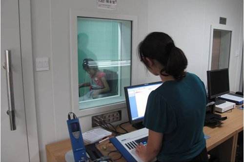 电视声音开的大对身体有啥影响,长期电视声音过大对老人什么危害