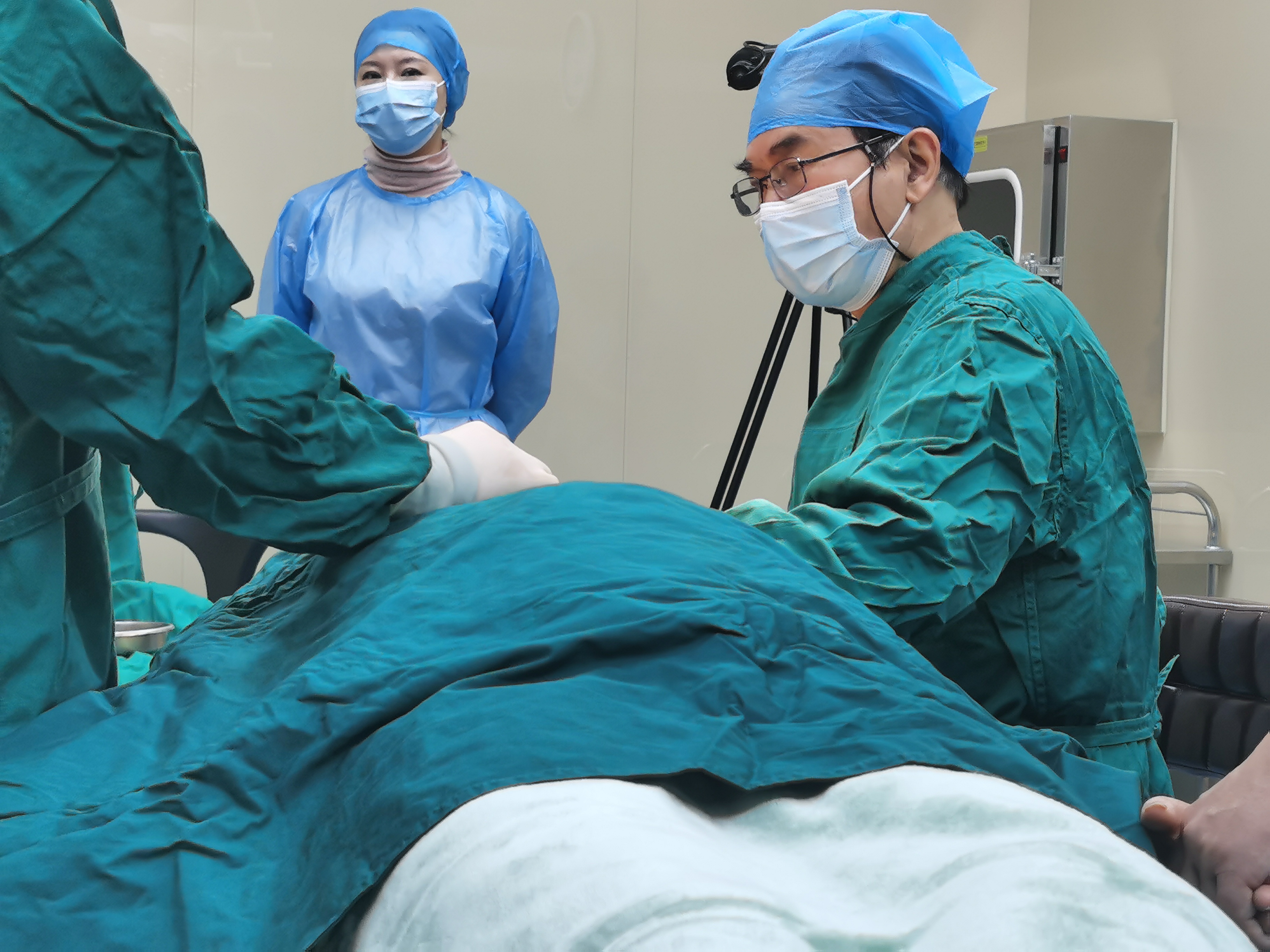 微创拉皮结合线雕,线雕和微创拉皮哪个好