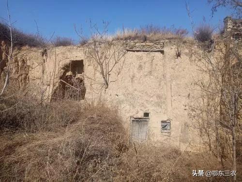 农村老话说冷棺莫入村,宁住荒坟不宿古庙的意思