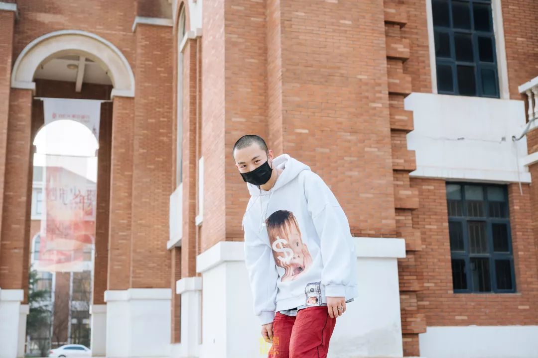 自从藏龙岛有了南延线,我就再没羡慕过别人家的学校!