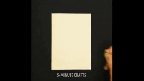 圣诞节快到了想用卡纸做个圣诞树,给老师圣诞贺卡