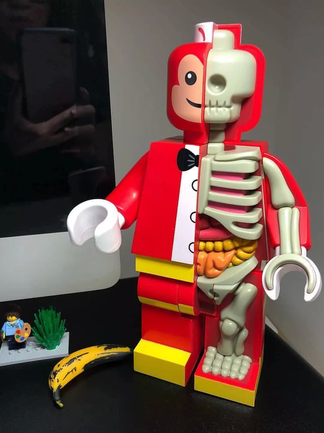 他肢解卡通人物，不但没毁童年，还倍受追捧