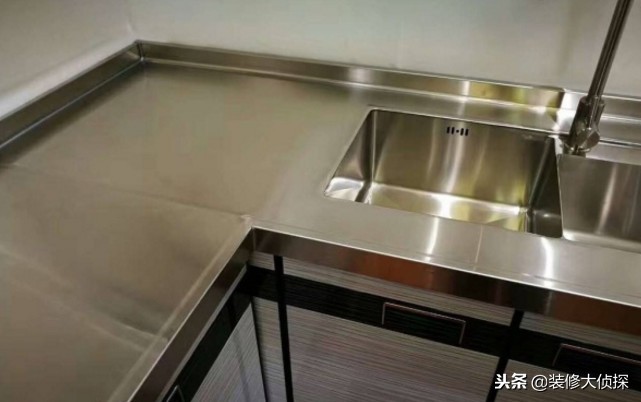 怎么挑选2万元以内的橱柜?过来人实力解说板料+品牌,实用入骨!