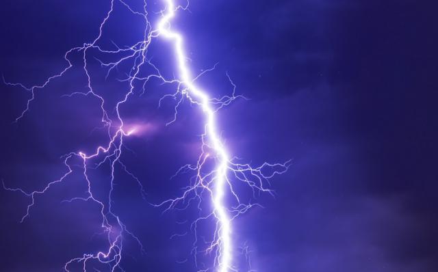 雷电为什么会击中人类,雷电致死原因
