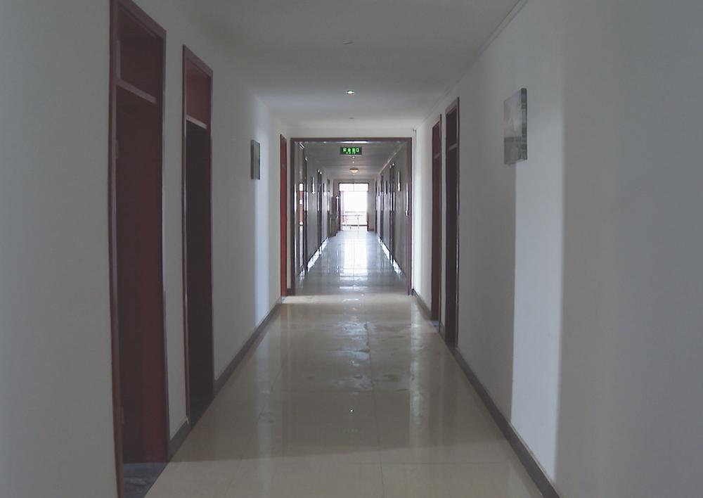 娓╁幙闅旂閰掑簵,娓╁幙婊ㄦ渤闅旂閰掑簵