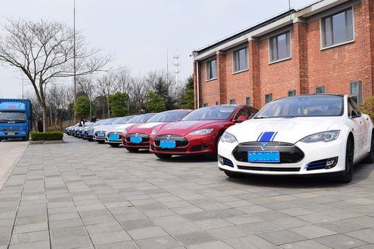 故事：被村民赶走，男子暴富归来要报恩，全村人一夜家财全无