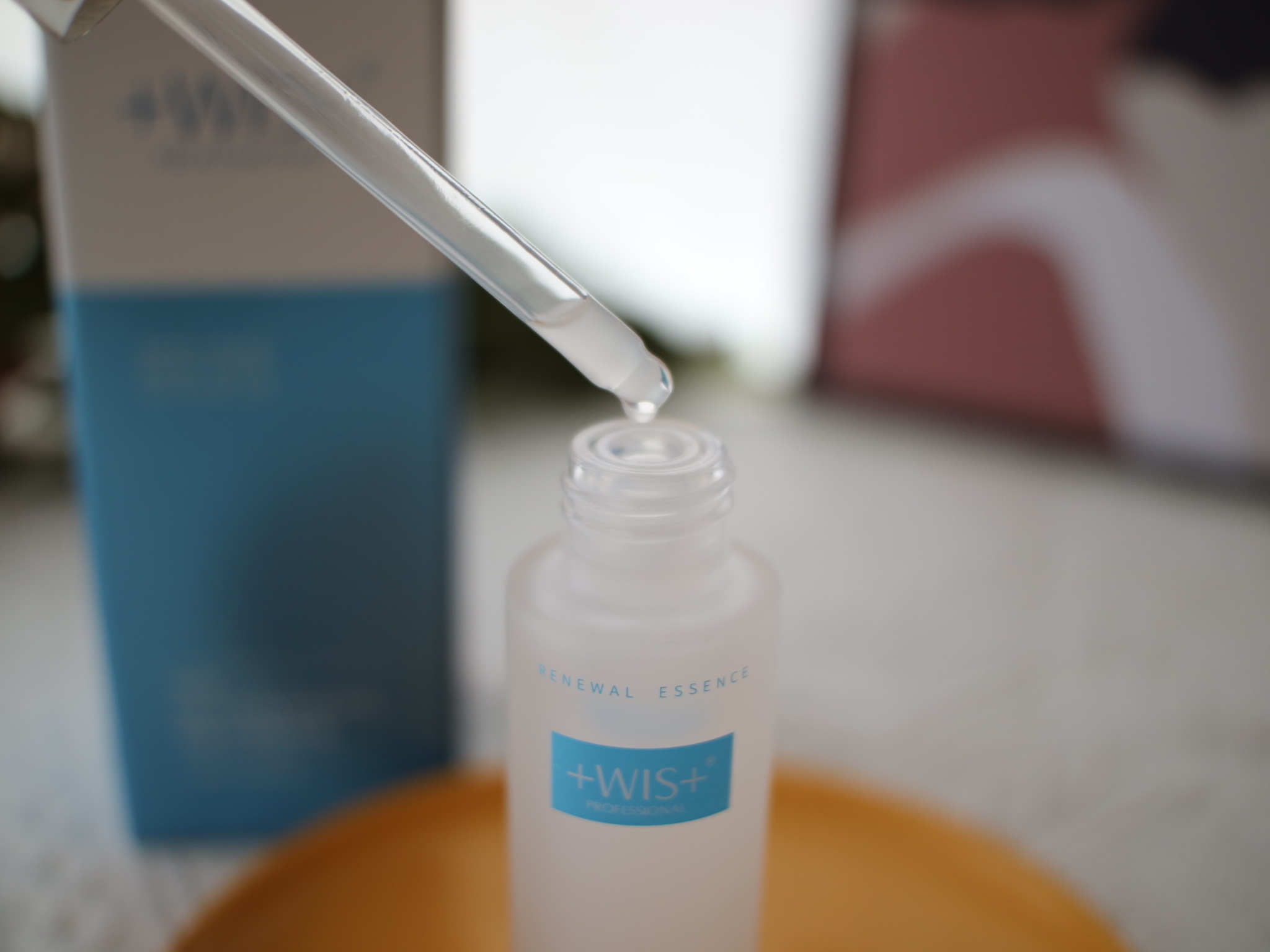 如何挑选一款适合自己的精华液,有效的精华液应该怎么挑选呢