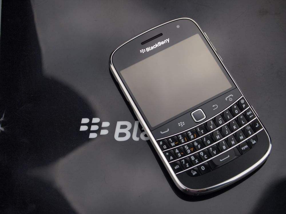 黑莓手机为什么执着于全键盘,黑莓手机发展史