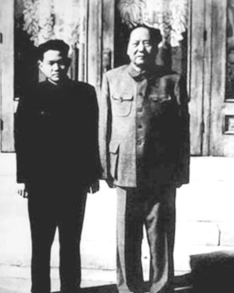 1950年高层贪官建小二楼,惹毛主席震怒,毛主席:拉出去枪毙