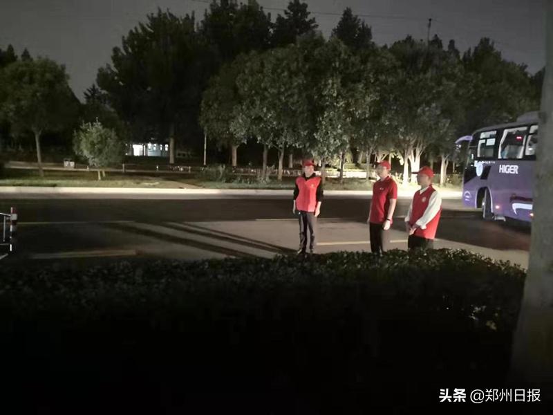 郑州志愿者让人感动,郑州抗击疫情最美志愿者主要事迹