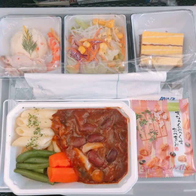 中日韩三国食物对比,中日韩三国午餐对比