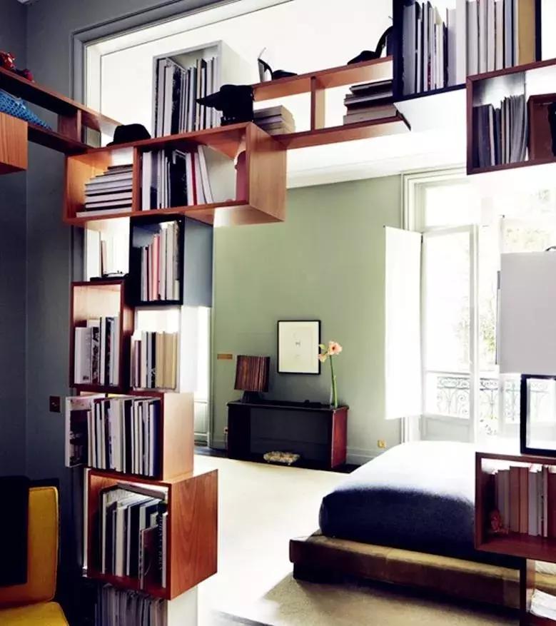 卧室放不下两个床头柜放什么好看,卧室太小床头柜效果图