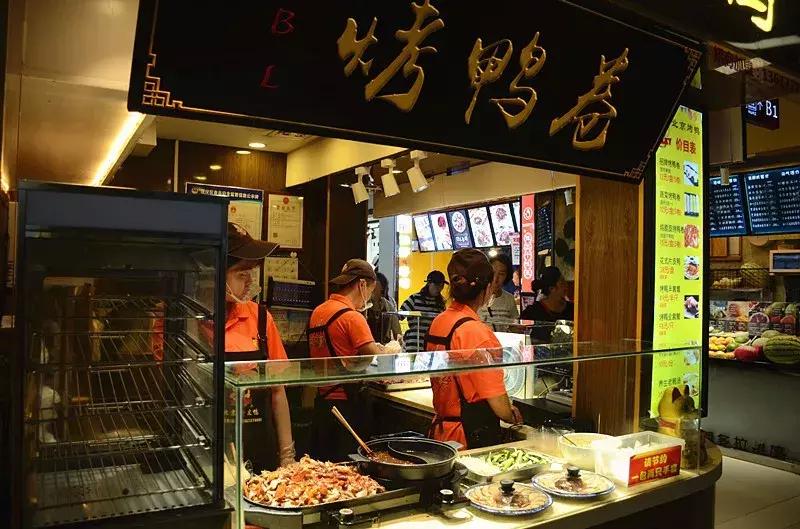 江汉路步行街一日游,江汉路步行街旅游吃啥