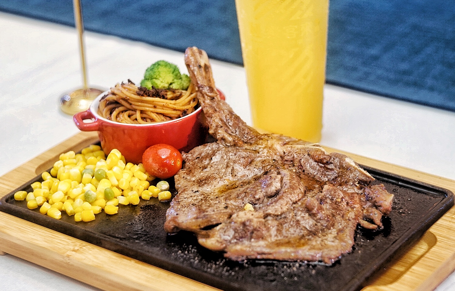 牛劲上来了！豪客来牛排携战斧，雷霆出击引爆夏日