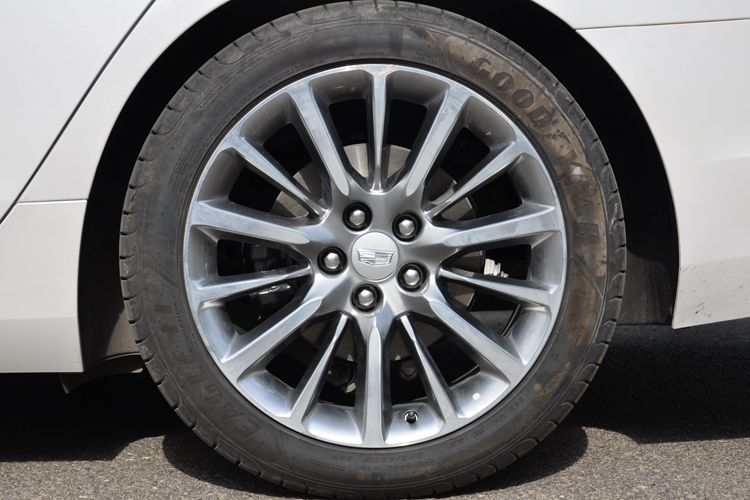 试驾凯迪拉克ct6入门车型,胖哥试驾凯迪拉克ct628t精英