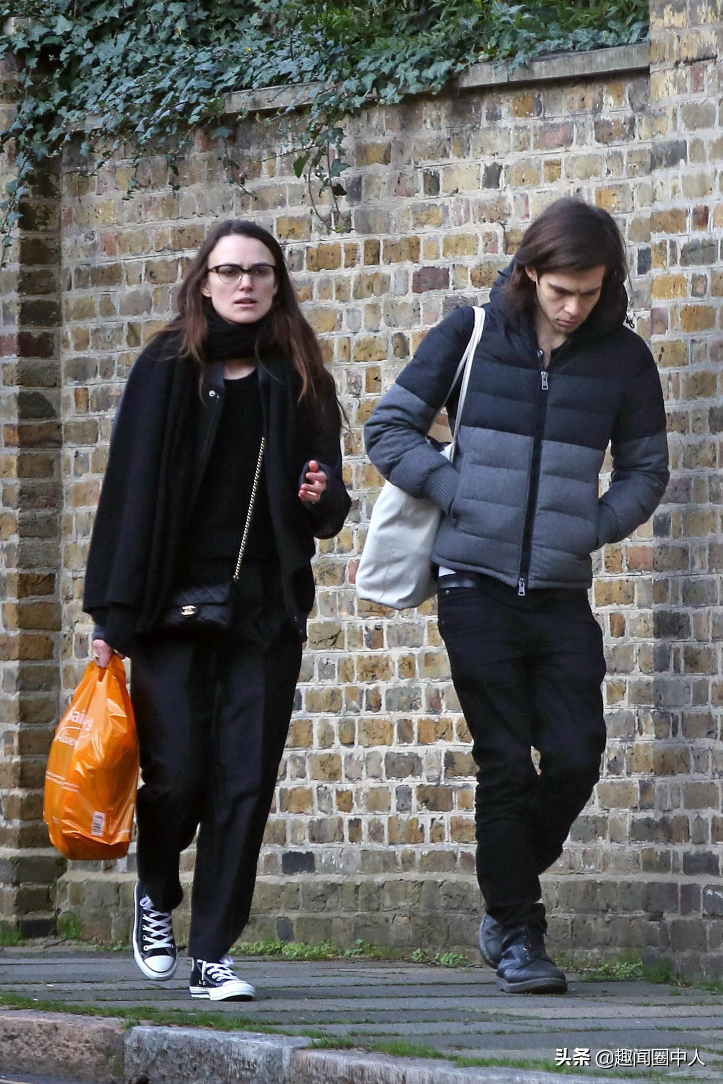 鑻变鸡鐜懓姘旇川,鑻变鸡鐜懓绌挎惌