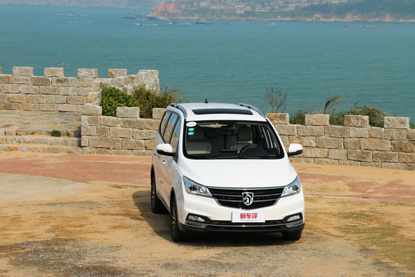 宝骏730cvt时尚型16年还值多少钱,宝骏730cvt自动挡二手车价格