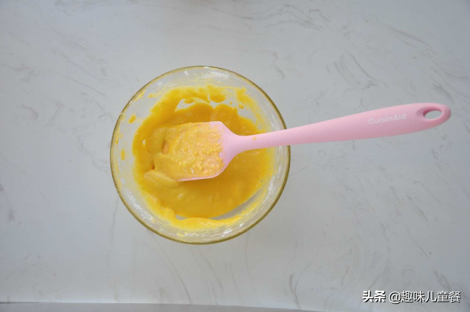 这种蔬菜代替翻糖和豆沙更健康，复活节咱们一起来做杯子蛋糕吧