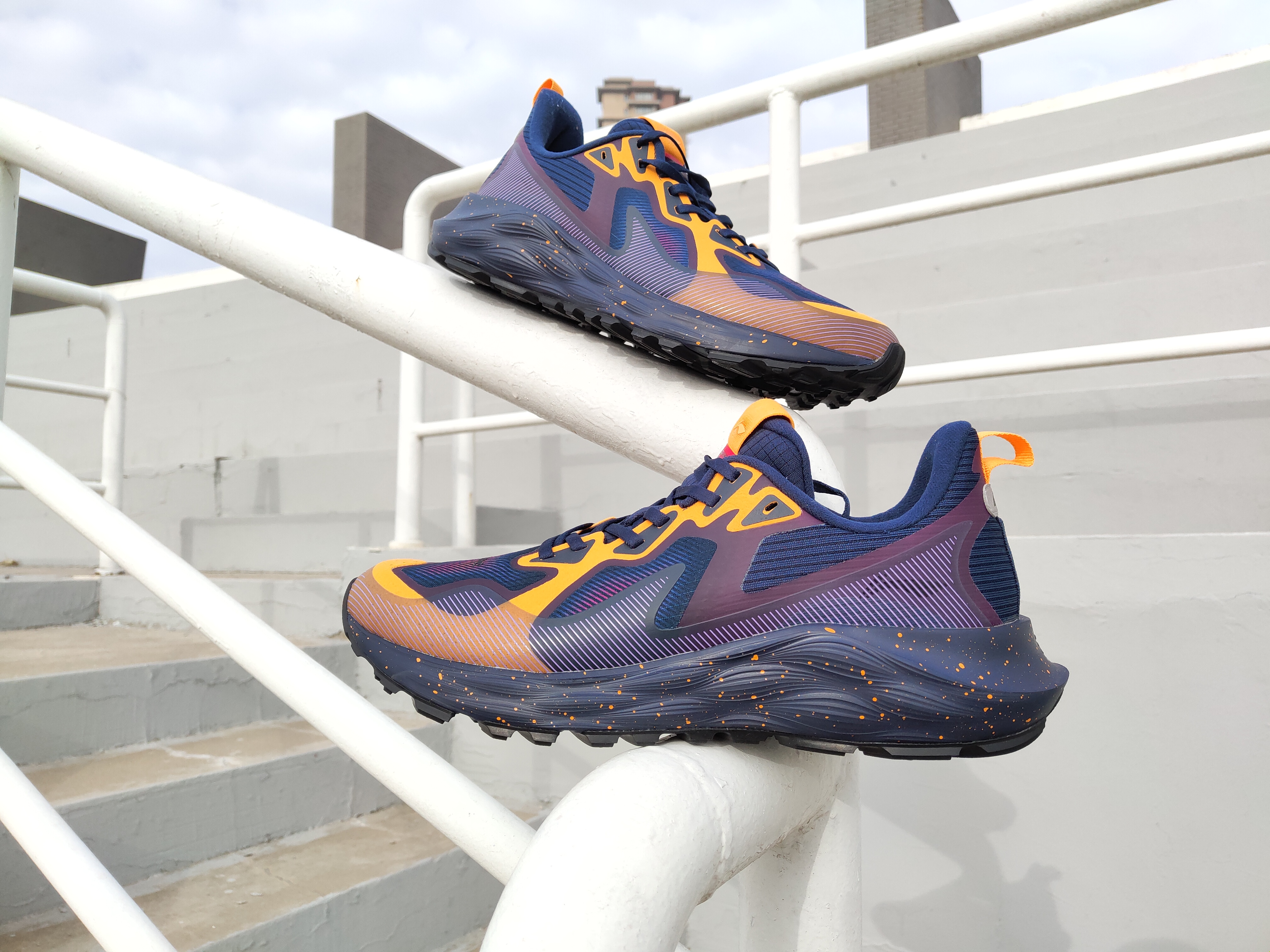 防雨雪运动鞋李宁,李宁无惧风雨