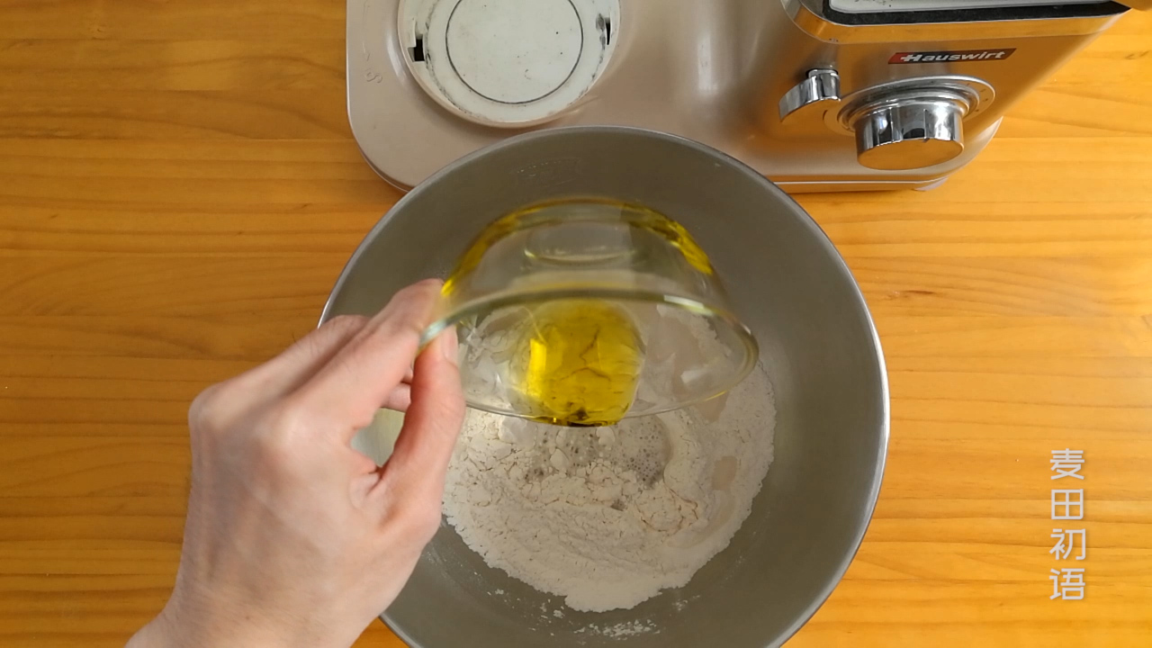 简单易学的披萨饼胚教程,意式超薄披萨饼胚家庭做法