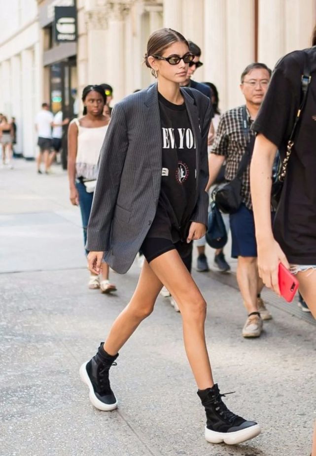 西装+短裤：爱上了这个春季的王牌组合