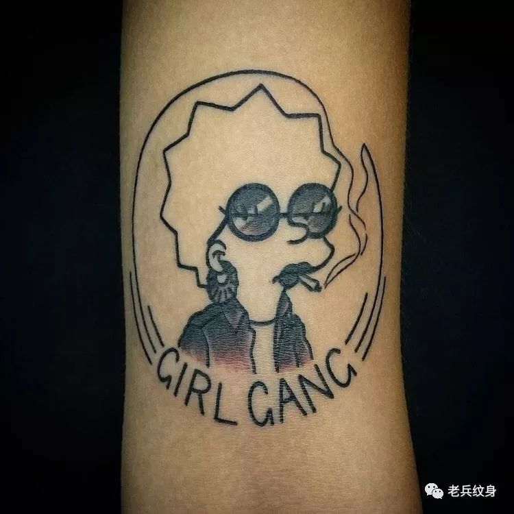 纹身为什么掉痂以后变成蓝色了,怎么样才能把纹身打褪色