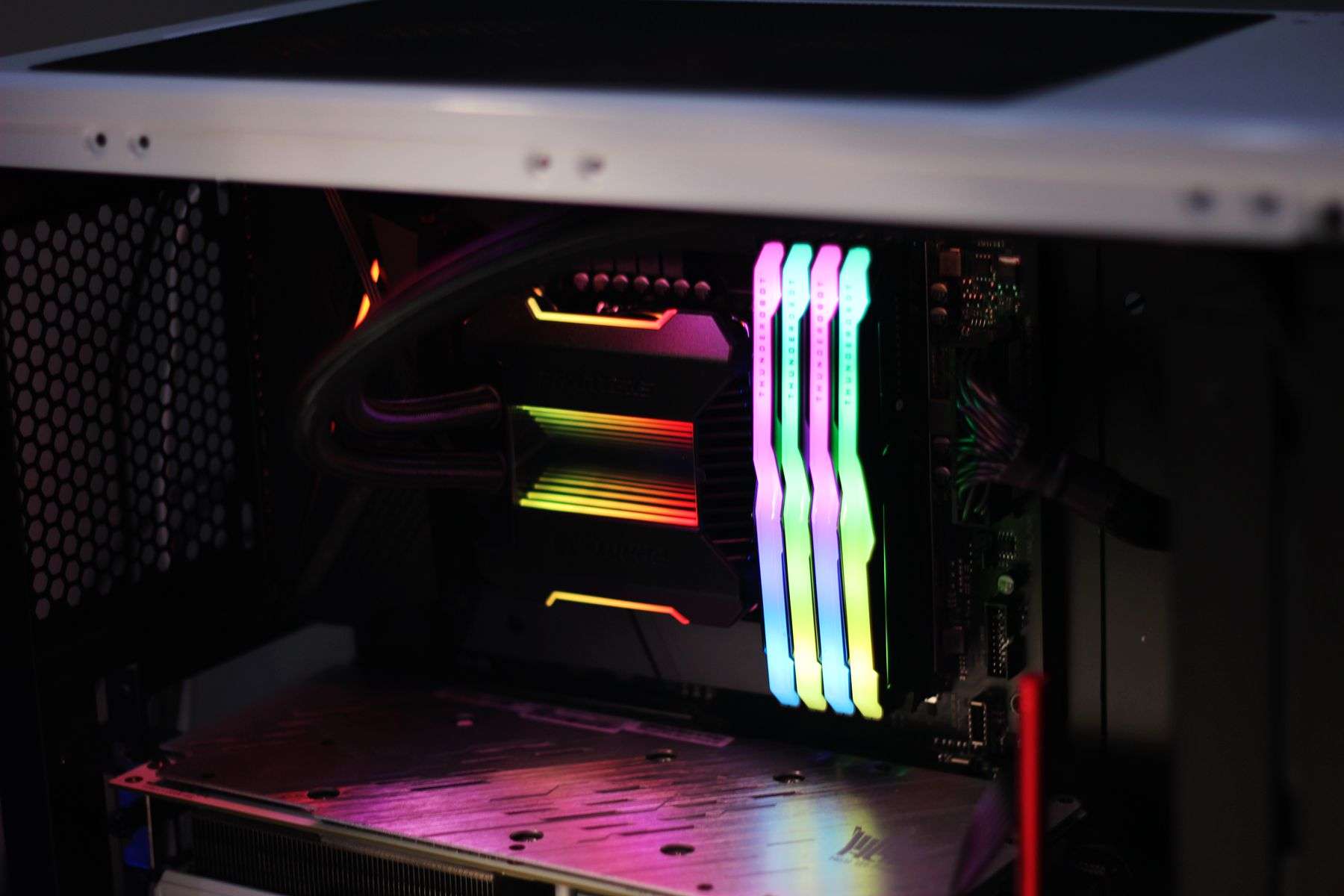 技嘉z590小雕pro评测,技嘉z590丐版评测