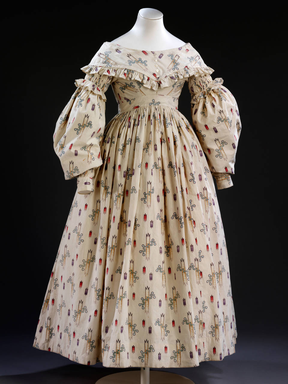 只能是白色？怎么清洗保存？另一种视角看婚纱|张小玉