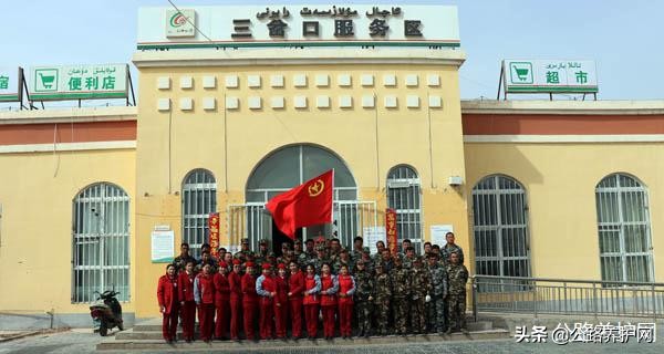 *疆新**喀什公路管理局“学雷锋志愿服务”系列活动如荼如火