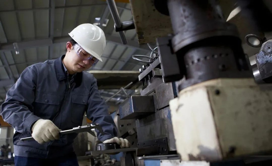 为何好多人不愿意做技术岗位,为什么现在技术工种那么少