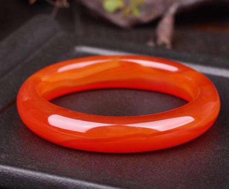 绿色玛瑙玉髓天然未染色,怎么看玉髓和染色玻璃的区别