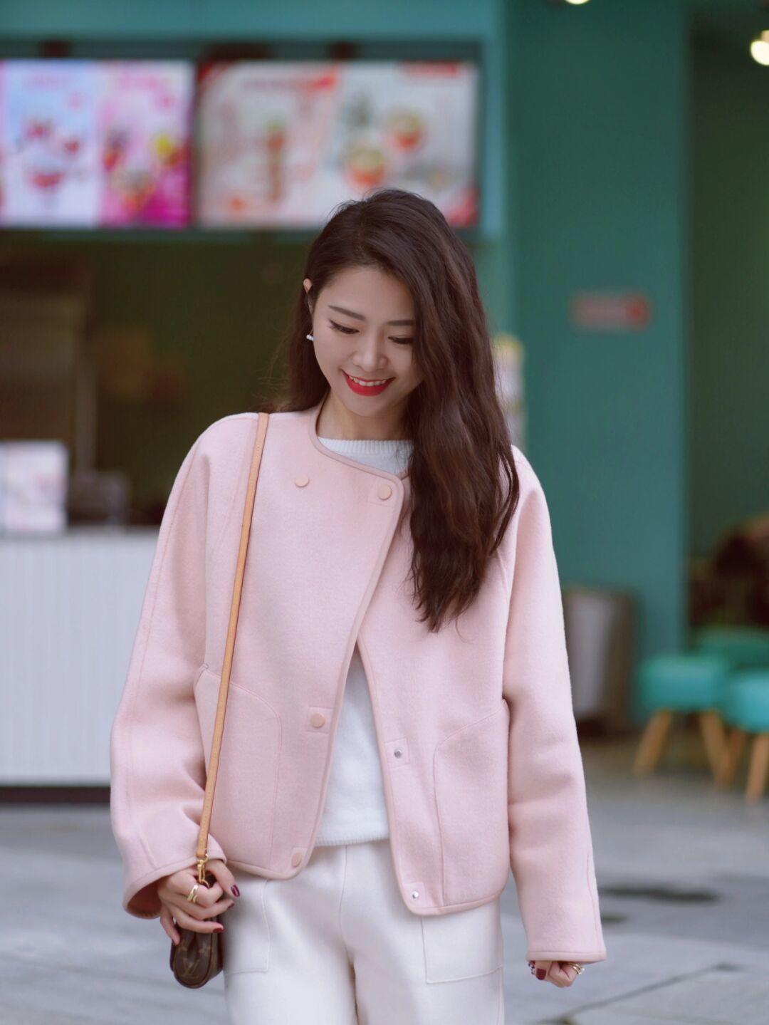 今春穿这4件薄外套好看撩人,这几款外套简单搭配帅气显年轻