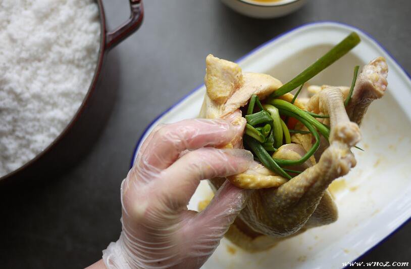 粤菜锡纸焗鸡做法,锡纸盐焗鸡翅的正宗原味的做法