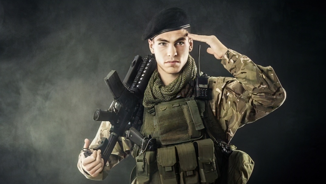 八本军迷必看的军事小说,十部最真实的军事小说