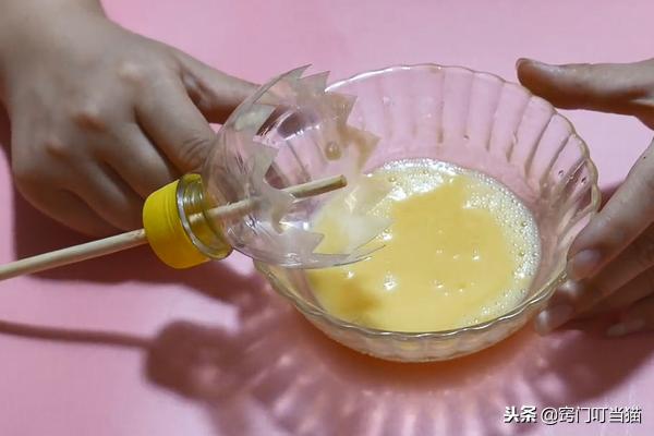 打蛋器不用蛋糕粉能做出蛋糕,打蛋器不用花钱买