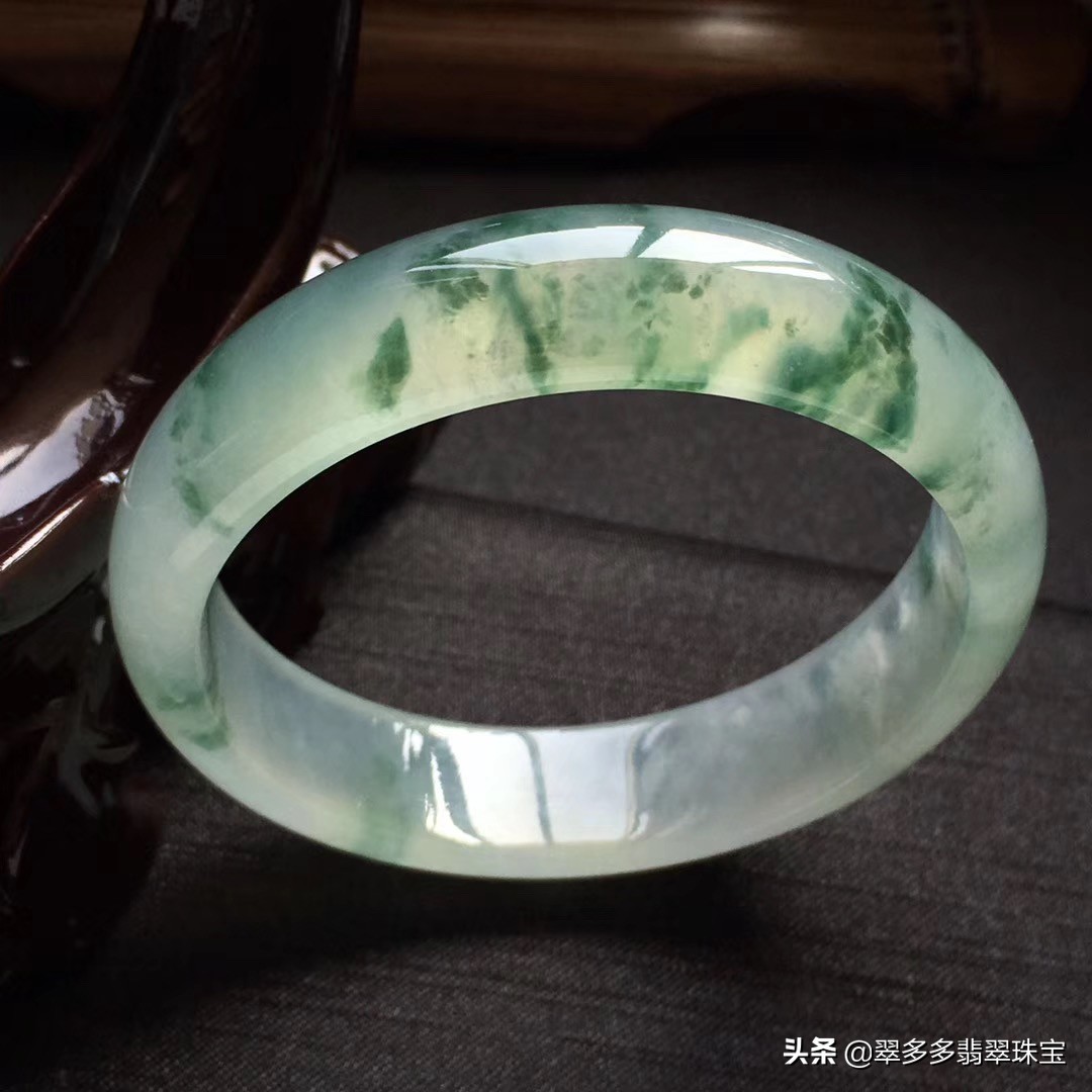 如果你不懂翡翠的“水头”看完这篇文章你就会明白