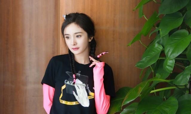 杨幂t恤穿搭,杨幂任何一件单品都能穿