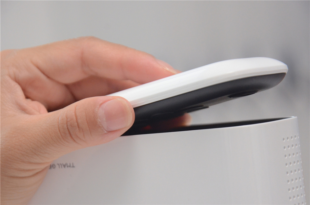 将电影院放进口袋里?天猫精灵“小白盒”便携智能投影仪评测