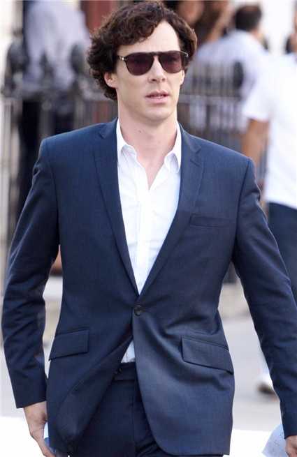 圆脸型适合戴哪种型的太阳镜女,太阳镜适合什么脸型