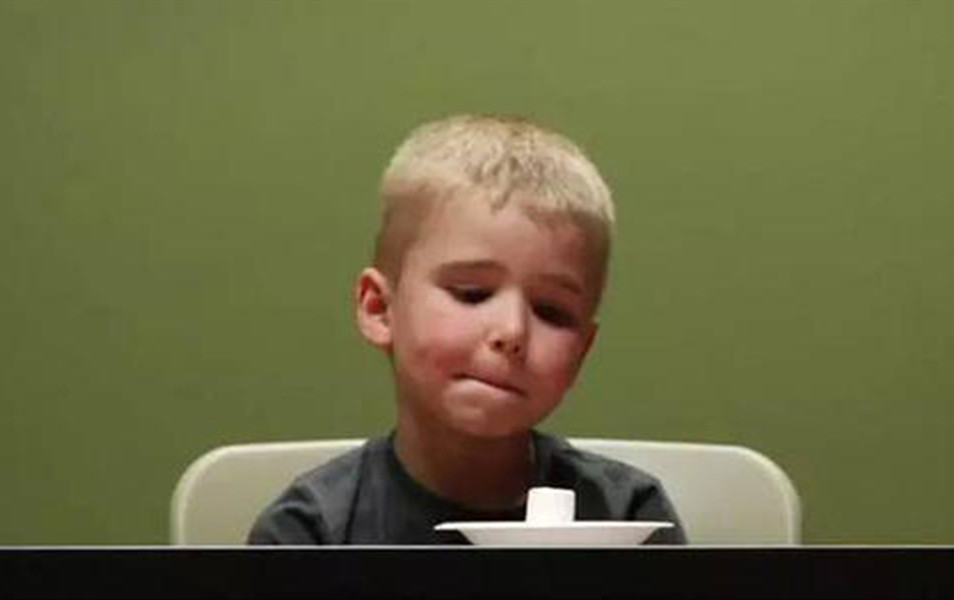 孩子特别磨蹭怎么和孩子沟通,孩子拖拉磨蹭不自律该怎么教育