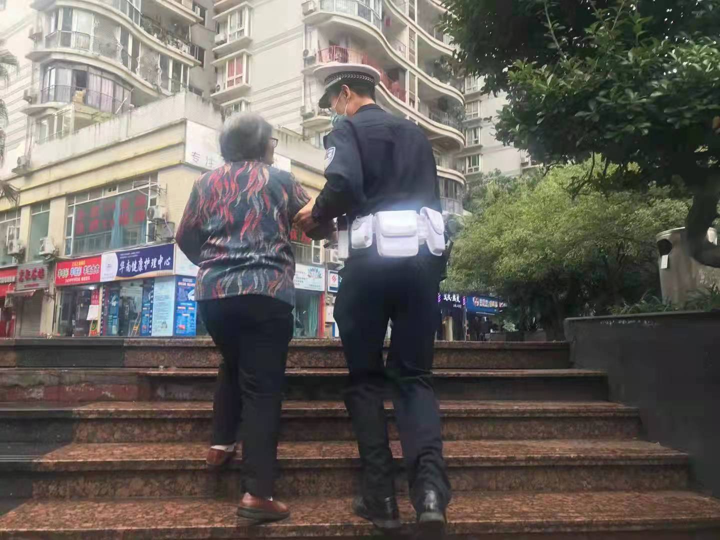 线下团购店一年前的单子到底送没送货？民警多方调查助双方和解