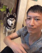 太有意思了，女朋友不屑一顾的表情很到位