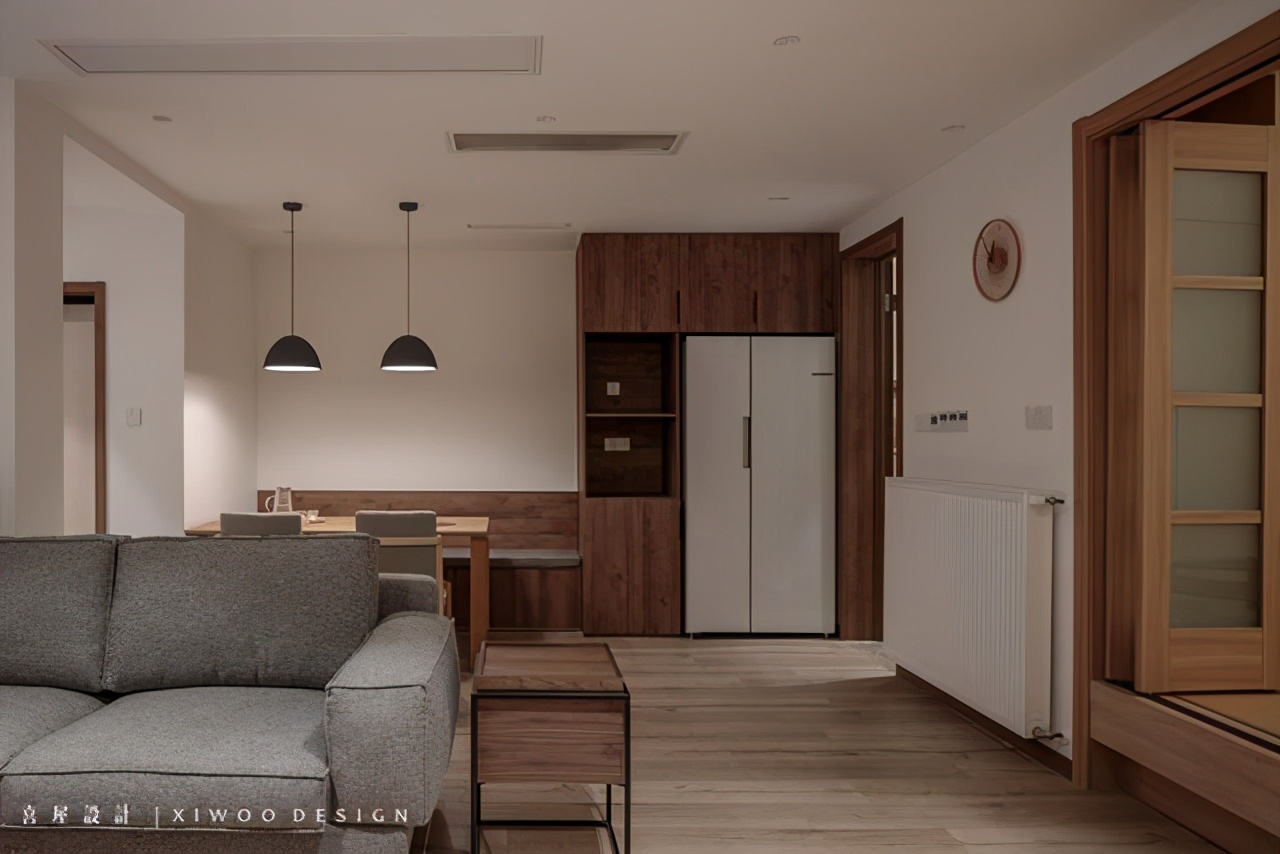 胡桃木简约搭配清新自然返璞归真,一进去就让人舒适的家